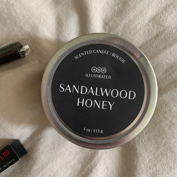 Beauty bundle with Urban Outfitters candle - Picture 5 of 7